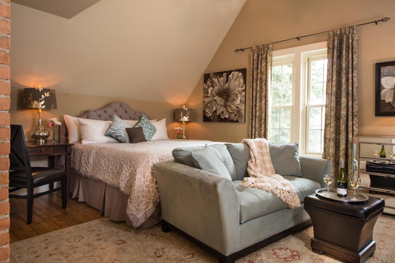 Gothic Eves Inn And Spa Bed And Breakfast Trumansburg Экстерьер фото