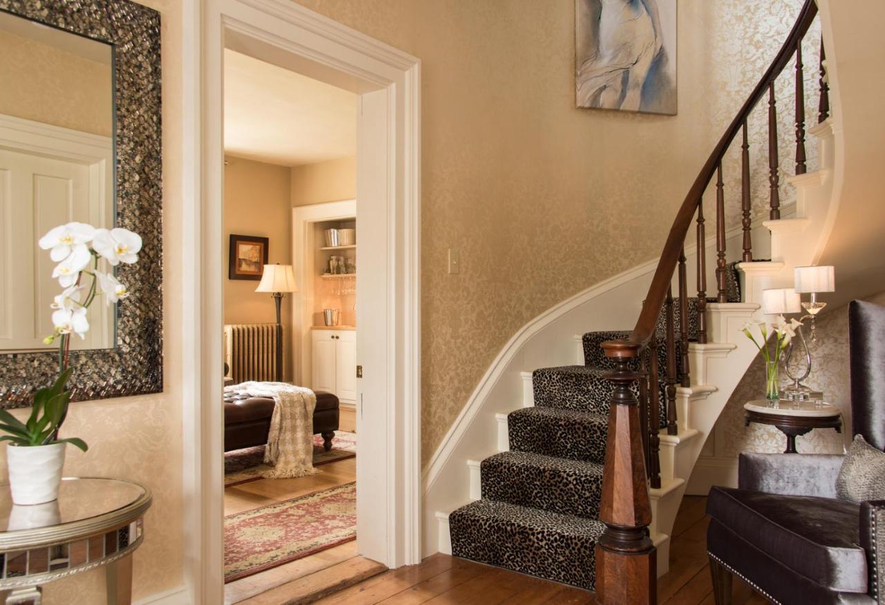 Gothic Eves Inn And Spa Bed And Breakfast Trumansburg Экстерьер фото