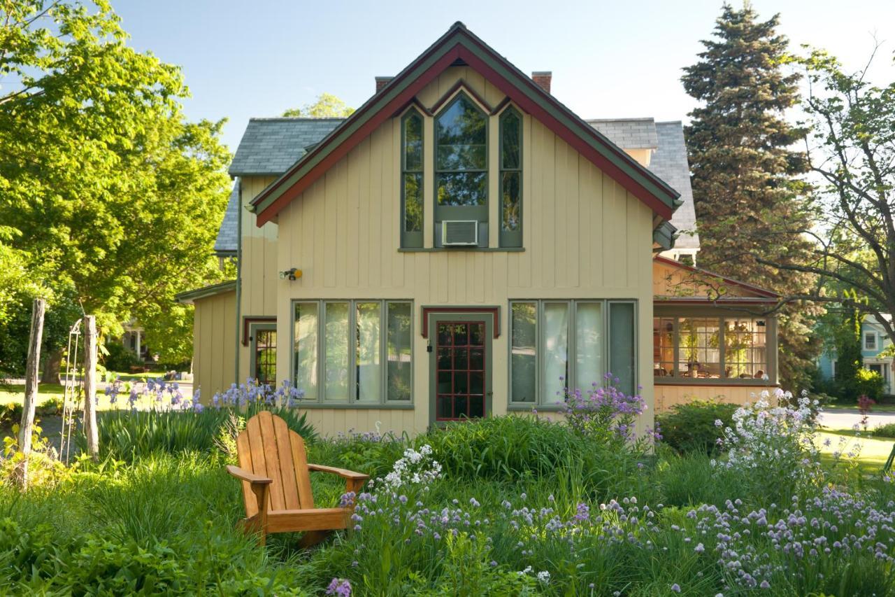 Gothic Eves Inn And Spa Bed And Breakfast Trumansburg Экстерьер фото